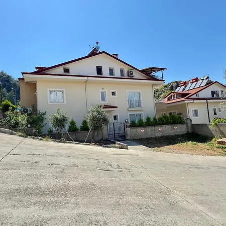 Deniz Ve Sehir Manzarali Lueks 2